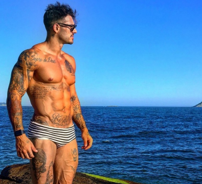 Lucas-Lucco-posta-vï¿½deo-se-exercitando-sï¿½-de-sunga-e-fï¿½s-piram-Que-homem.jpg