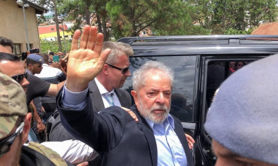 LULA-MAO.jpg