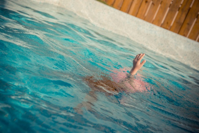 piscina/folhamax