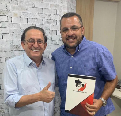GUSTAVOPROCON-CHICOGALINDO.JPG