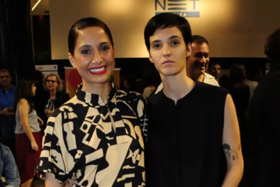 Camila e namorada.jpg