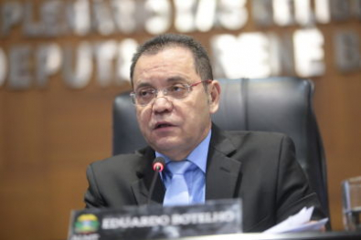botelho.jpg