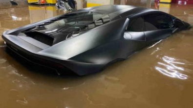 lamborghini-carro-enchente-alagamento-418x235.jpeg