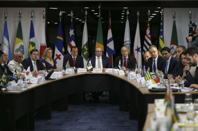 forumgovernadores-folhamax.jpg