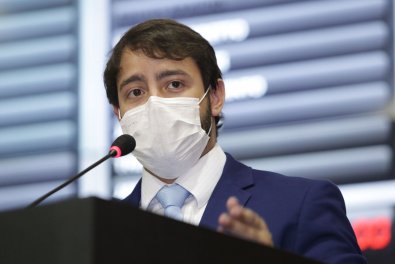 MASCARA-ULYSSESMORAES2-DEPUTADO-FOLHAMAX.jpg