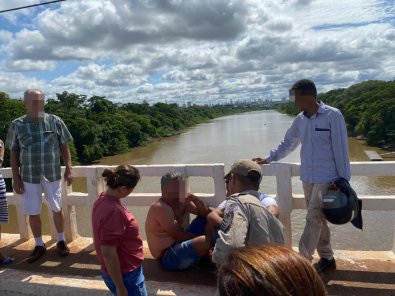 Homem ponte / Folhamax 