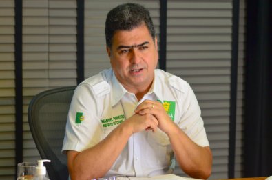 emanuel-uniforme.jpg