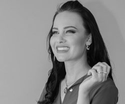 aline-dalavia.jpg