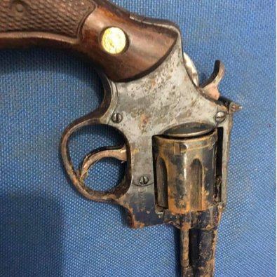 revolver, parecis