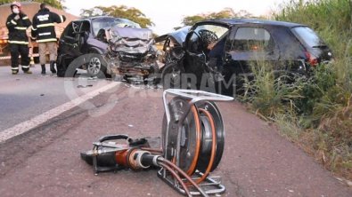 acidente carros 1.JPG