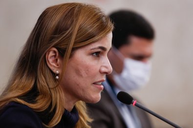 Mayra Pinheiro,.jpg