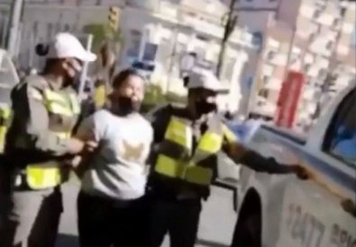 mulher presa - protesto bolsonaro