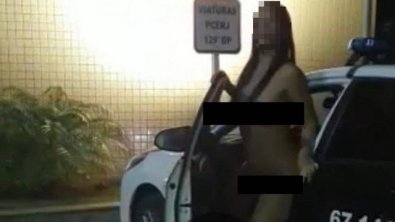 mulher nua delegacia.jpg