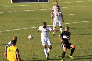 Tayron em campo (2).jpg