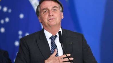 BOLSONARO-CORACAO.jpg
