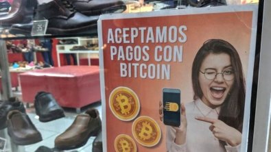 pais-investiu-bitcoin.jpg