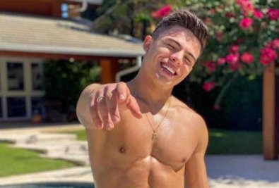 THOMAS COSTA.jpg