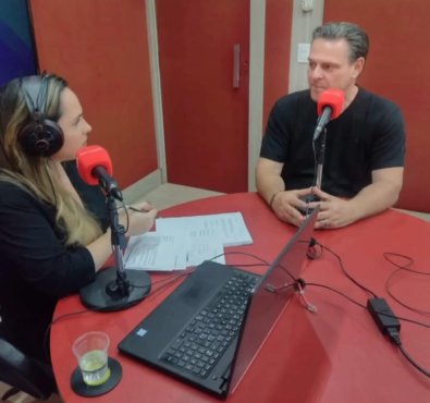 carlos fï¿½varo entrevista radio