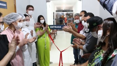 Reinaguraï¿½ï¿½o laboratï¿½rio municial.jpeg