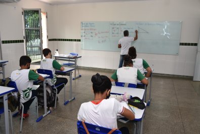 sala de aula escola colegio cuiaba crianca aluno estudante