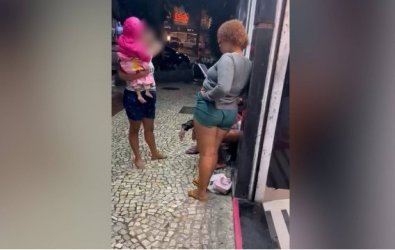 criancas pedem dinheiro
