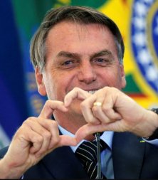 BOLSONARO CORACAO.JPG