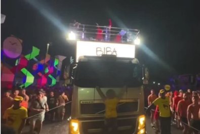 Daniela Mercury - meme patriota