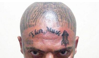 tatuagem testa.JPG