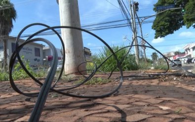 acidente fio de telefone Caceres