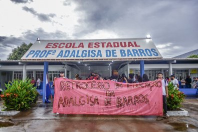 Adalgisa Barros, militarizacao escolas