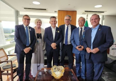 Mauro Mendes e senadores