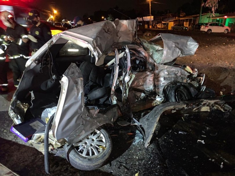 Casal de noivos e amigos morre em acidente | FOLHAMAX