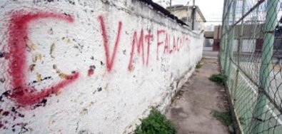 COMANDO VERMELHO, FACAO.jpg