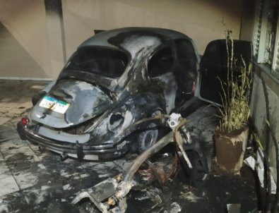 fusca fogo.jpg
