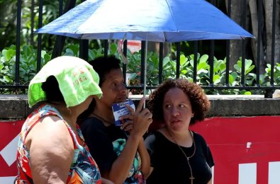 onda de calor, sol, guarda chuva .jpg