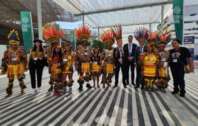 Mauro e indios na Cop 28