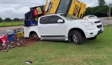 caminhao cerveja esmaga S10
