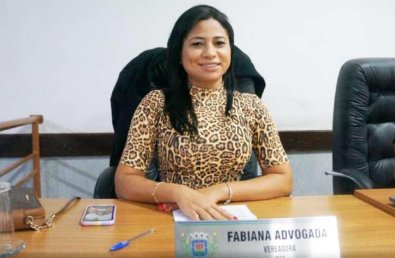 fabiana advogada.jpg