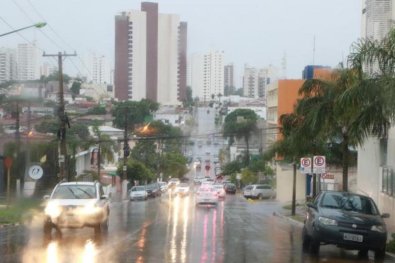 CHUVA CUIABA.jpg