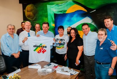 grupo na reuniï¿½o do PSDB (2).jpeg