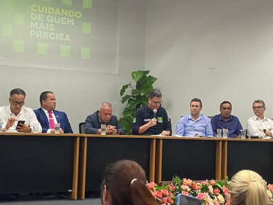 Emanuel pinheiro coletiva saude