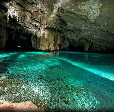 Gruta Azul, Nobres