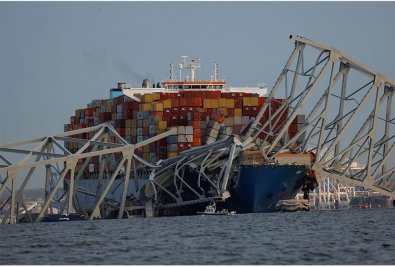 navio derruba ponte
