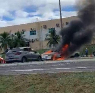 fogo carro.jpg