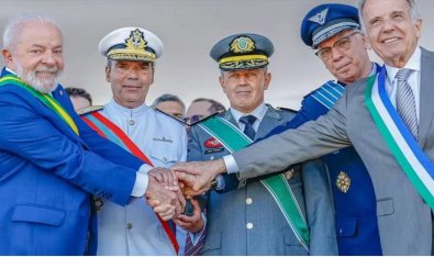 Lula e militares
