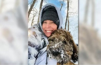 mulher e cachorro mortos congelados