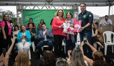 Emanuel, marcia e ministra