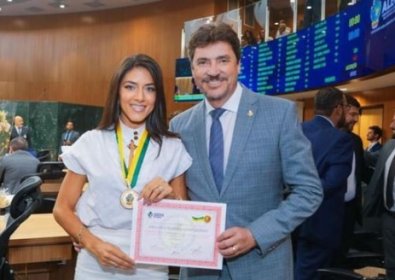 briga mulher senador
