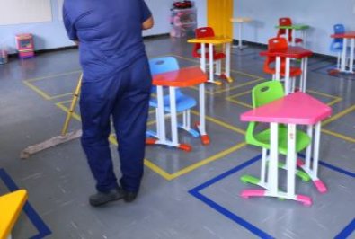 faxineira-escola