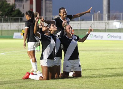Mixto femininno